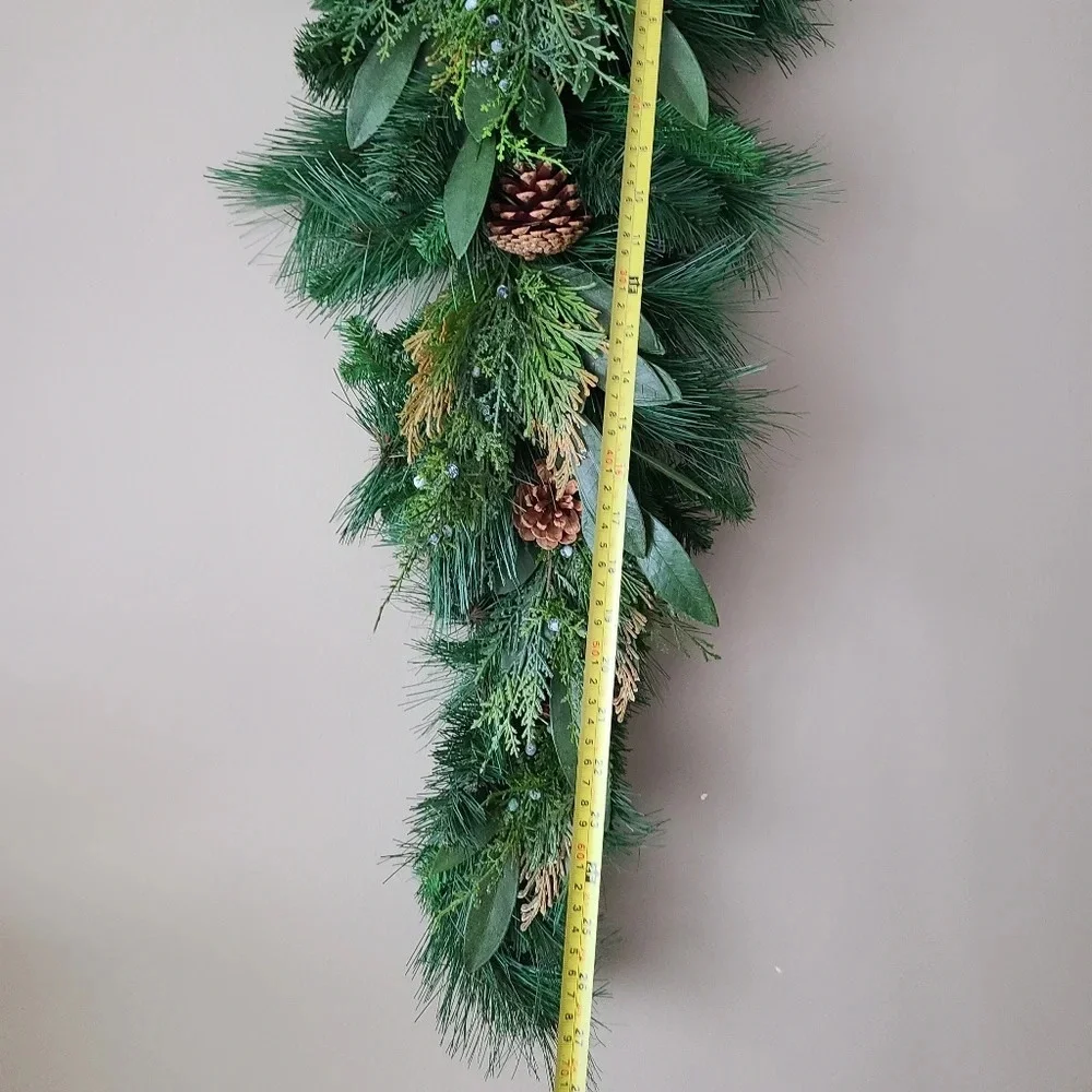 NWOT  Deep Woods mix greens with Pinecones teardrop swag